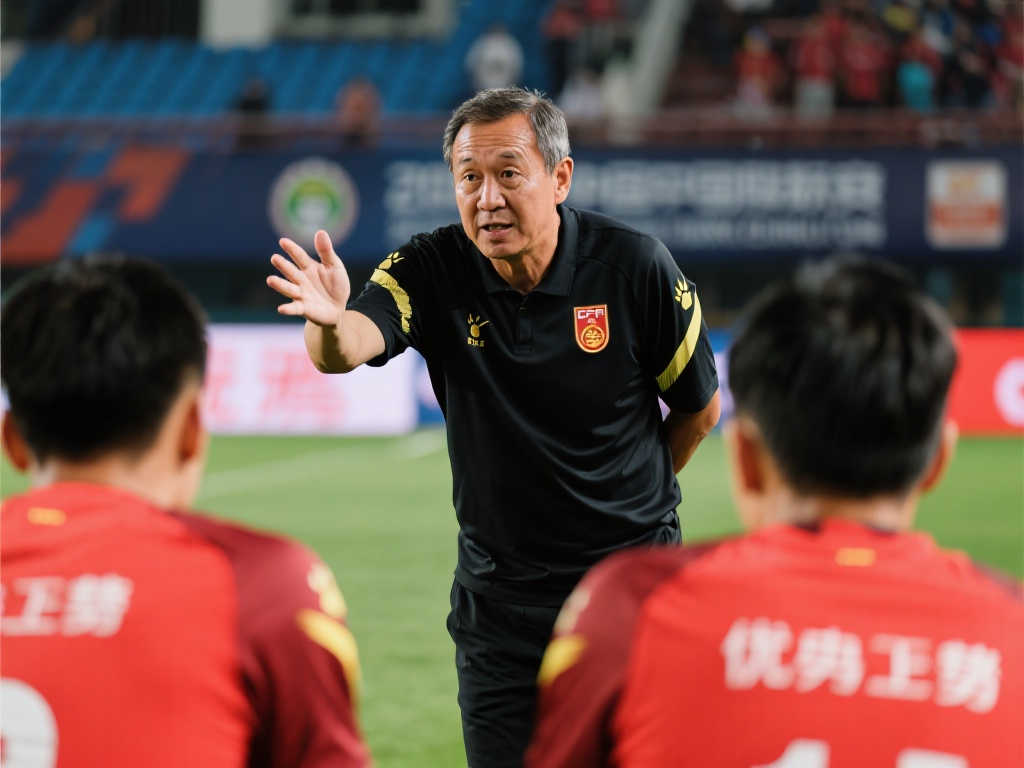 国足主帅扬科维奇离任，谁将接棒？本土年轻教练或成意外之选